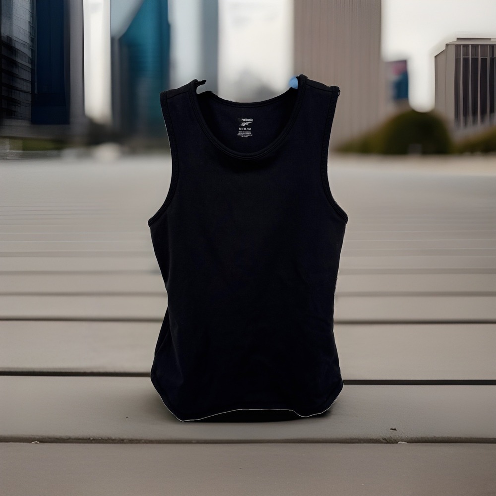 Reebok Tank Top Sz M Black Built-In Bra Compression Performance Activewear